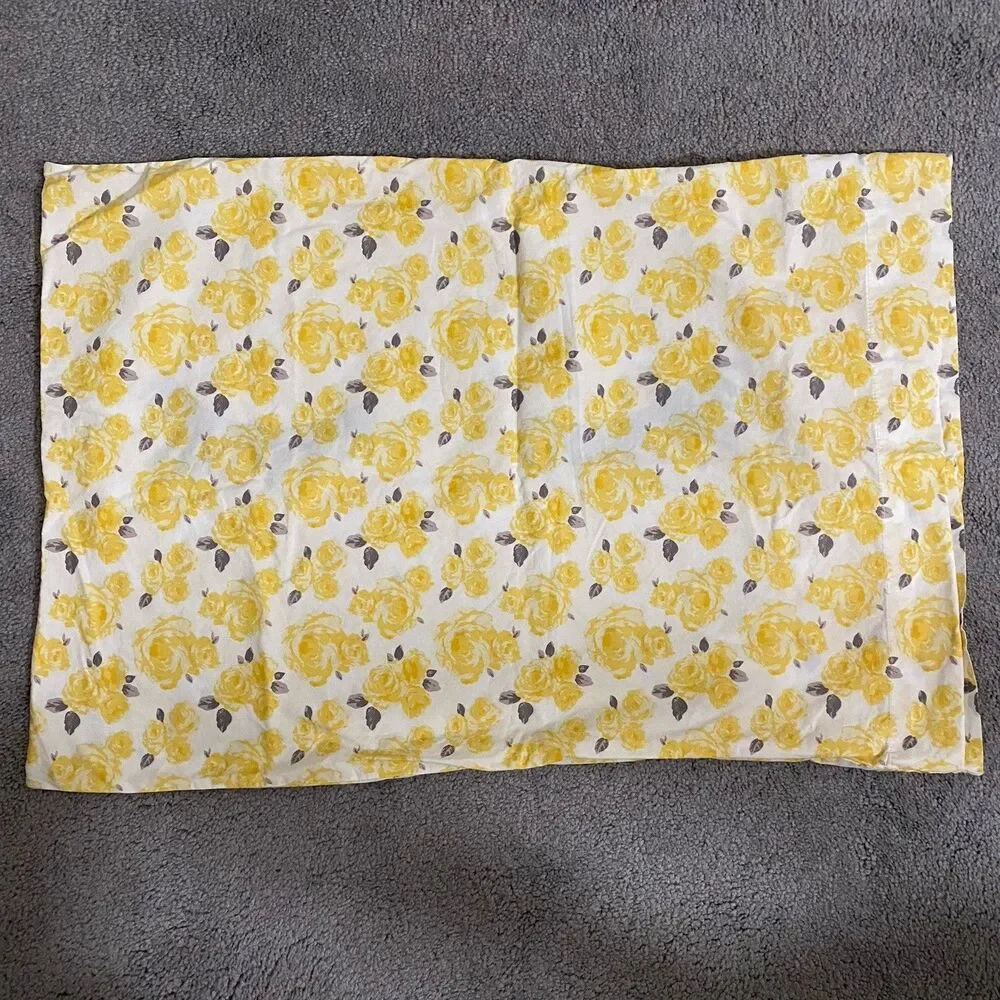 Emily & Meritt Petite Roses Pillowcases and Flat Sheet